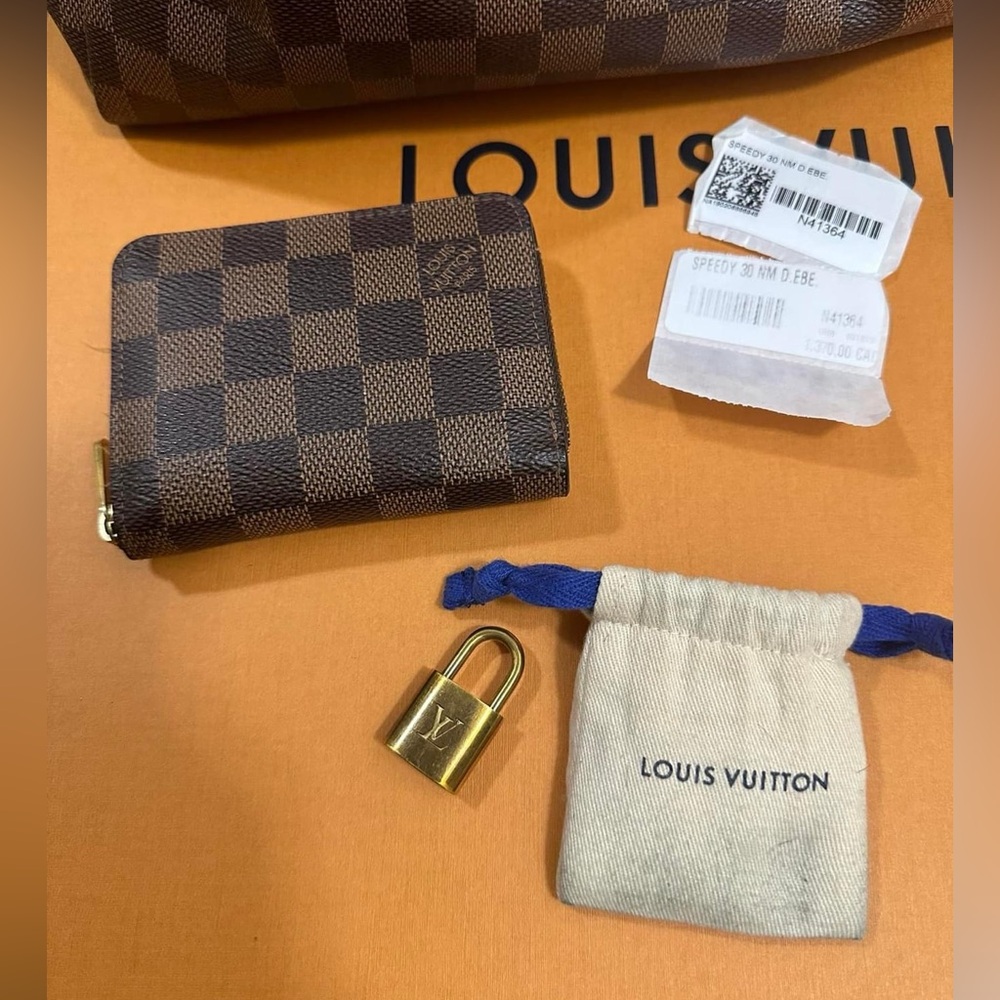 Zippy coin purse